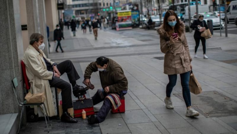 Auch in Spanien herrscht derzeit eine Knappheit, was den Impfstoff gegen das Coronavirus betrifft. (Bild: AP)