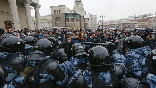 Russland wirft drei Diplomaten aus Deutschland, Polen und Schweden vor, an einer Demonstration für die Freilassung Nawalnys teilgenommen zu haben. (Bild: ASSOCIATED PRESS)