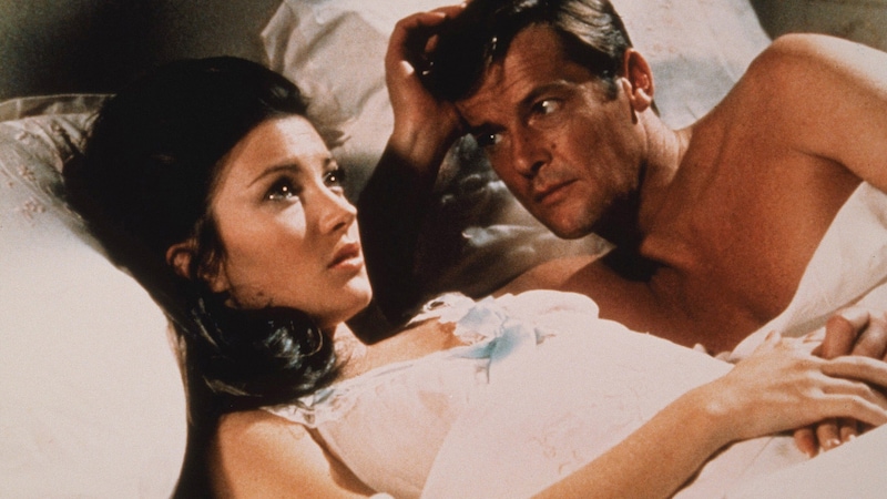 Jane Seymour und Roger Moore im 007-Streifen „Leben und sterben lassen“ (Bild: mptv / picturedesk.com)