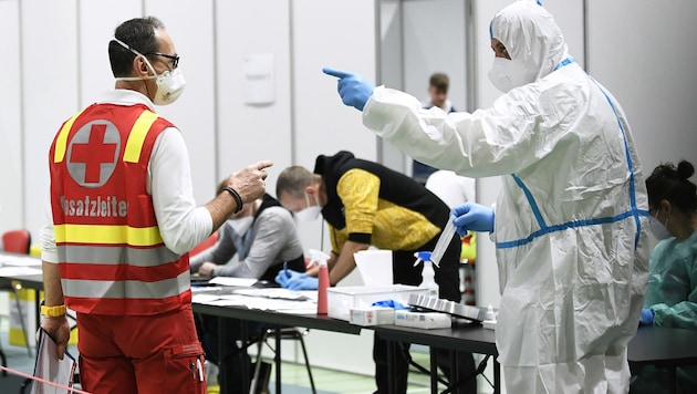 Massentests in Eisenstadt (Bild: APA/ROBERT JAEGER)