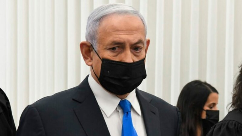 Netanyahu muss sich dem Vorwurf der Korruption und des Machtmissbrauch stellen. (Bild: AP)