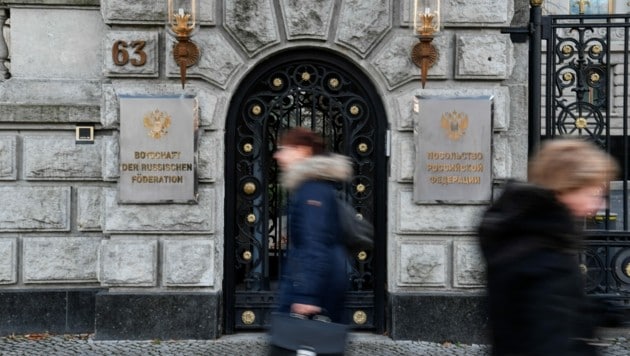 Die russische Botschaft in Berlin (Bild: APA/AFP/John MACDOUGALL)