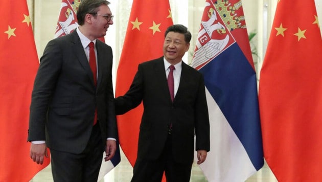 April 2019: Serbiens Präsident Aleksandar Vucic zu Gast bei Xi Jinping in Peking (Bild: APA/AFP/Pool/Kenzaburo Fukuhara)