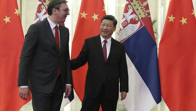 April 2019: Serbiens Präsident Aleksandar Vucic zu Gast bei Xi Jinping in Peking (Bild: APA/AFP/Pool/Kenzaburo Fukuhara)