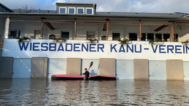 Wasser bis zur Türklinke – Wiesbadens Kanuverein ist zu! (Bild: ZVG)