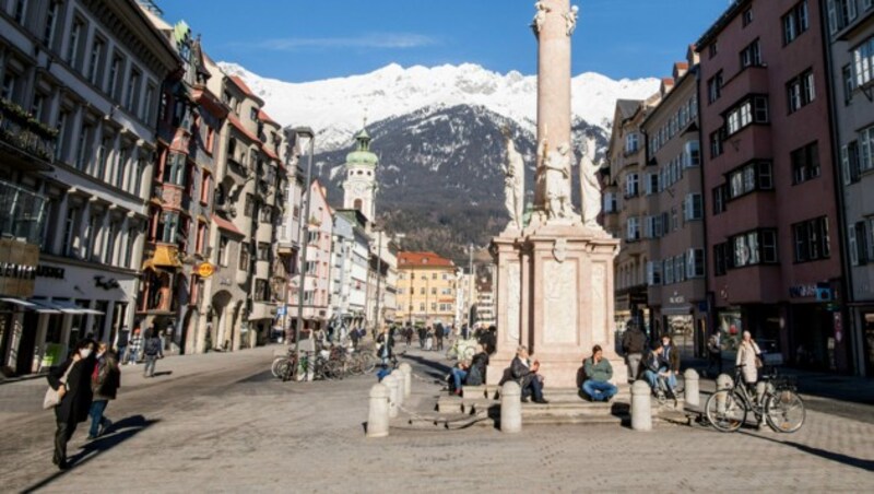 Wesentliche Anstiege bei den Intensivpatienten in Tirol (Achivbild) und Oberösterreich werden zwar prognostiziert, auch dort bliebe man aber deutlich unter den Belagszahlen vom vergangenen Herbst. (Bild: APA/EXPA/Erich Spiesse)