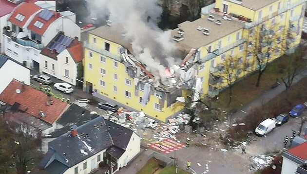 Die Explosion in Langenzersdorf forderte zwar ein Menschenleben, der Einsatz verlief aber „nach Plan“.  (Bild: ÖAMTC)