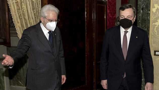 Präsident Sergio Mattarella mit dem designierten Premierminister Mario Draghi (Bild: APA/AFP/Quirinale Press Office/Handout)