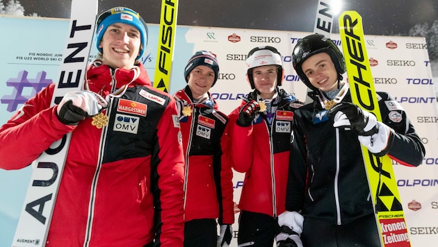 Die Junioren-Teamweltmeister: Daniel Tschofenig, David Haagen, Niklas Bachlinger, Elias Medwed (v. li.). (Bild: Pepe Korteniemi/JWSC 2021 Lathi)