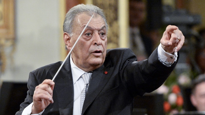 Dirigent Zubin Mehta steht im Linzer Brucknerhaus am Pult (Bild: APA/HERBERT NEUBAUER)