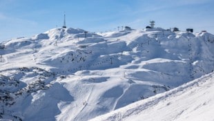 Zugang zu den besten Skigebieten der Alpen (im Bild: Arlberg) bieten die Tiroler Verbundkarten. (Bild: APA/EXPA/Johann Groder)