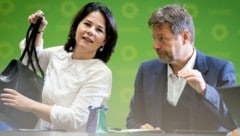 Deutschlands Außenministerin Annalena Baerbock und Wirtschaftsminister Robert Habeck (Bild: AFP)