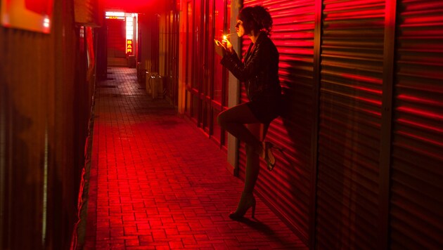 Eine Prostituierte (Bild: stock.adobe.com (Symbolbild))
