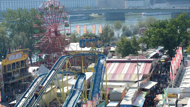Der Rummel am Urfahraner Donauufer findet erneut nicht statt, es bleibt die Hoffnung auf den Herbstmarkt im September. (Bild: Horst Einder/Flashpictures)