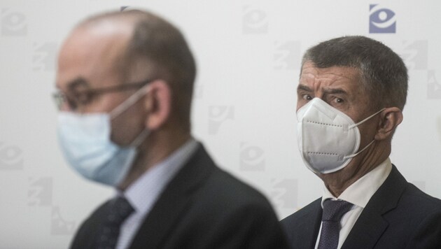 Roman Prymula und der tschechische Regierungschef Andrej Babis (rechts) (Bild: APA/AFP/Michal Cizek)