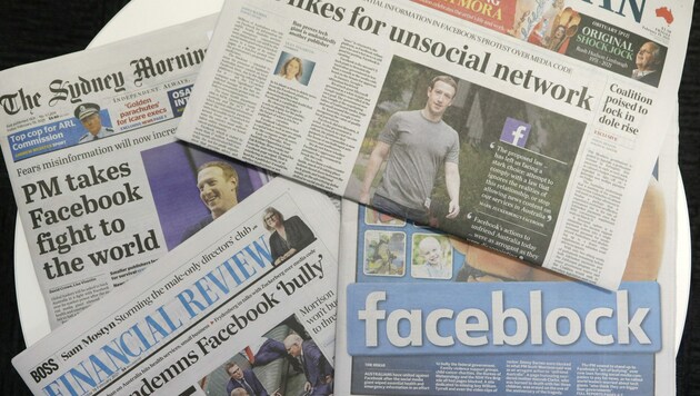 Die australischen Titelseiten waren am Freitag voll mit Schlagzeilen wie „Faceblock“ oder „Likes für das unsoziale Netzwerk“. (Bild: AP)