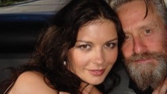 Catherine Zeta-Jones witzelt auf Instagram über Michael Douglas‘ Zausellook. (Bild: instagram.com/catherinezetajones)