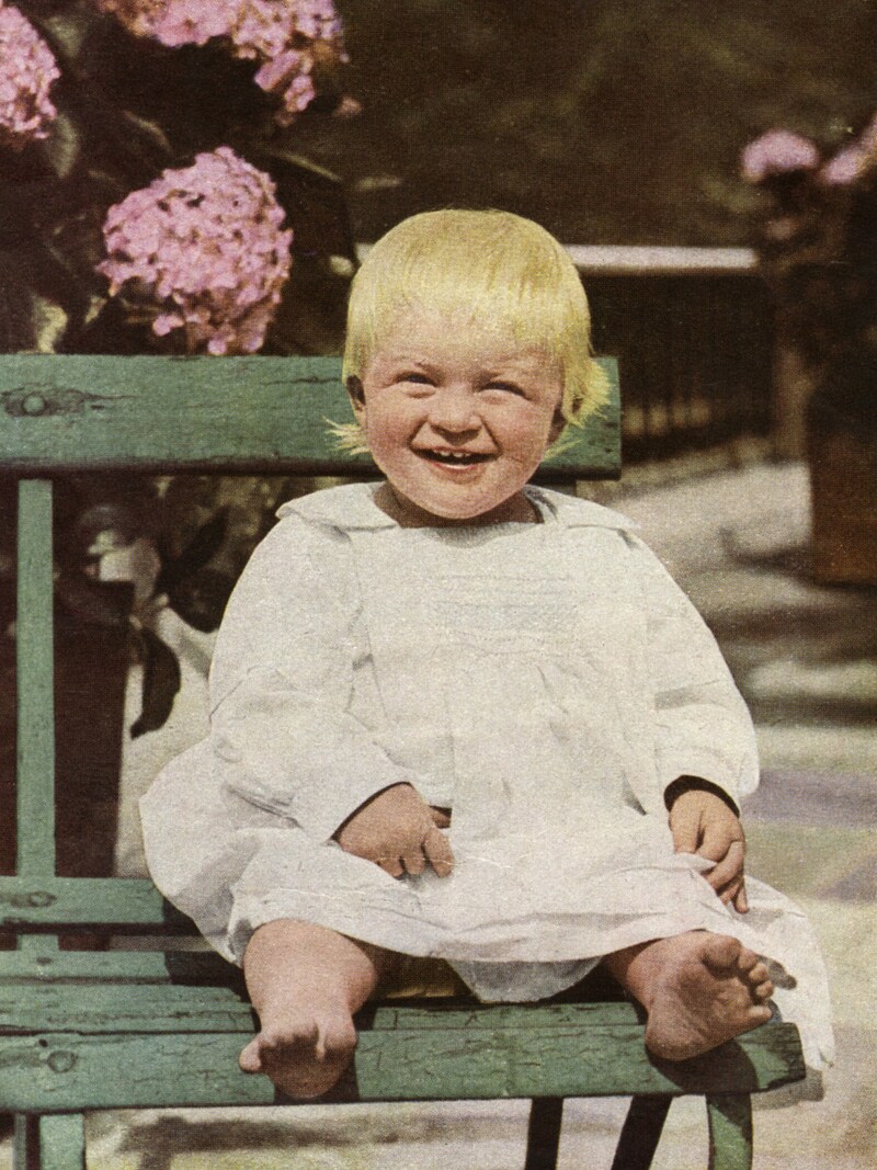 Das Foto zeigt Prinz Philip, Herzog von Edinburgh (geb. 1921), im Jahr 1922 im Alter von 14 Monaten. (Bild: Illustrated London News Ltd / Mary Evans / picturedesk.com)