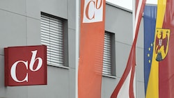 Eine geschlossene Filiale der Commerzialbank Mattersburg (Bild: APA/ROBERT JAEGER)