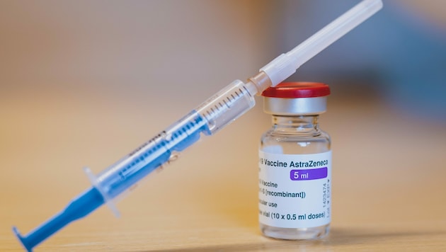 Impfstoff von AstraZeneca (Bild: APA/EXPA/JFK)
