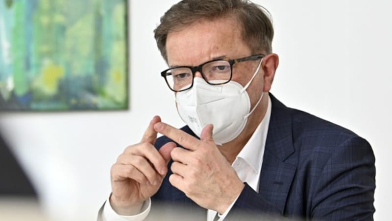 Minister Rudolf Anschober ist auch für den Tierschutz zuständig. (Bild: APA/HANS PUNZ)