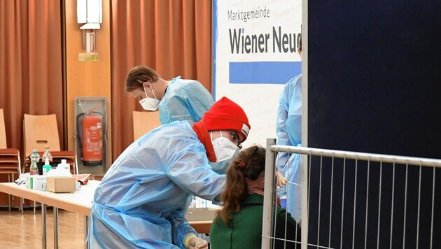 Die Testkapazitäten in Niederösterreich sollen zeitnah verdoppelt werden. (Bild: Huber Patrick)