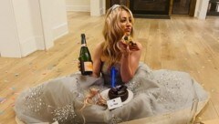 Kaley Cuoco begoss ihre Golden-Globes Niederlage mit Champagner und futterte Pizza und Torte zum Trost. (Bild: instagram.com/kaleycuoco)