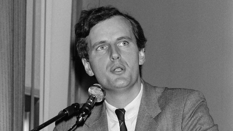 Michel Barnier im Jahr 1984 (Bild: AFP/Gabriel Duval)