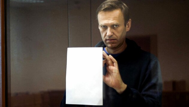 Kreml-Kritiker Alexej Nawalny wurde zuletzt zu einer mehrjährigen Haftstrafe verurteilt. (Bild: AP)