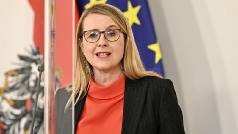 Wirtschaftsministerin Margarete Schramböck (ÖVP) (Bild: APA/HANS PUNZ)