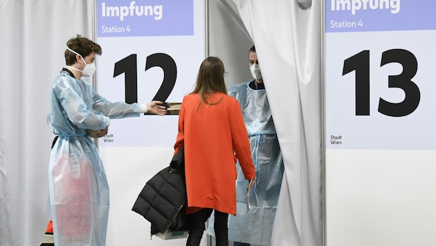 Beim Pressetermin zum Impfstart der Lehrer in Wien hat noch alles funktioniert. (Bild: APA/Robert Jäger)