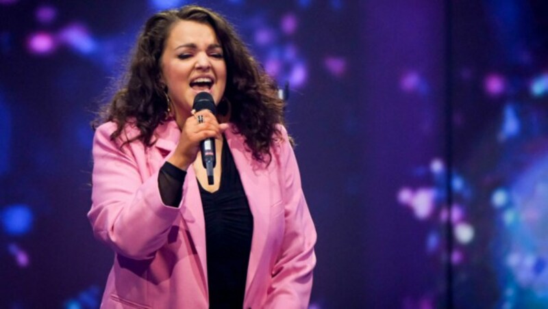 Nastja Isabella Zahour versuchte mit „I’m Every Woman“ von Whitney Houston ihr Glück. (Bild: ORF)