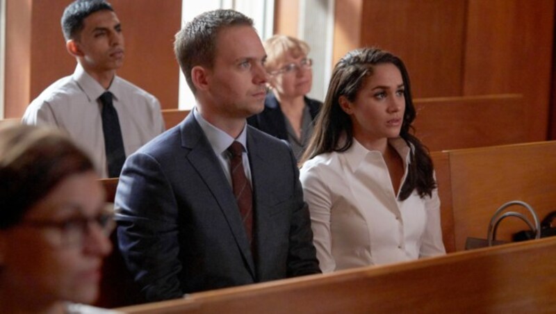 Patrick J. Adams und Meghan Markle in der 6. Staffel der Serie „Suits“ (Bild: ©USA Networks / Everett Collection / picturedesk.com)