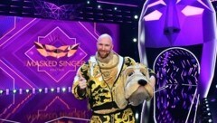 Robert Almer kam unter der Wackeldackel-Maske bei „The Masked Singer Austria“ zum Vorschein. (Bild: PULS 4/Willi Weber)