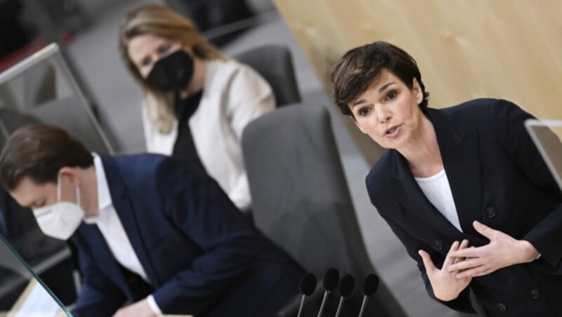 SPÖ-Chefin Pamela Rendi-Wagner erinnerte im Nationalrat an die prekäre Situation vieler Frauen im Zuge der Corona-Krise. (Bild: APA/Robert Jäger)