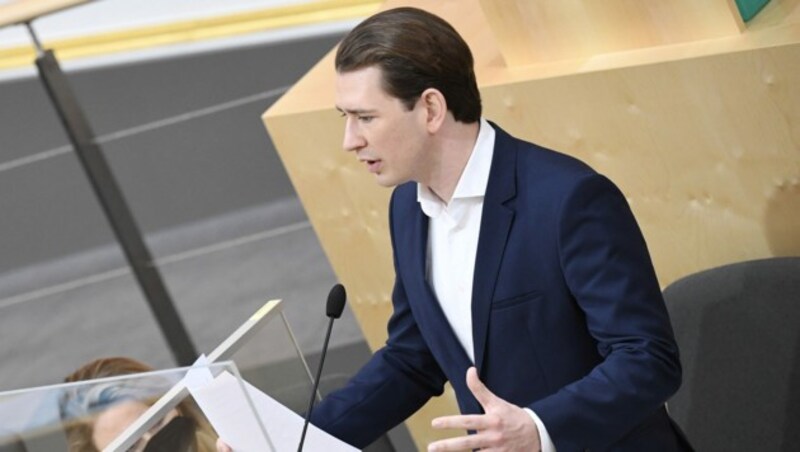 Bundeskanzler Sebastian Kurz (ÖVP) äußerte Hoffnungen, dass weitere Öffnungsschritte aus dem Lockdown die Situation der Frauen wieder verbessern würden. (Bild: APA/Robert Jäger)