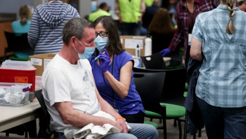 In den USA wird der J&J-Impfstoff bereits großflächig eingesetzt. (Bild: APA/AFP/Getty Images/Michael Ciaglo)