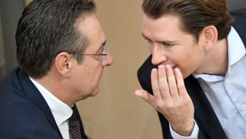 Im November 2018 haben Strache und Kurz noch öfter miteinander gesprochen. (Bild: APA/ROLAND SCHLAGER)