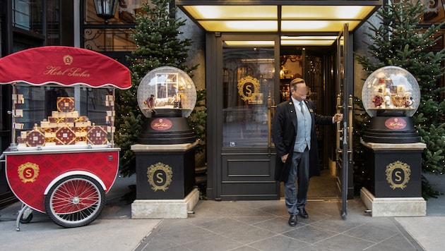 Das Wiener Hotel Sacher (Archivbild) (Bild: AFP/Alex Halada, Krone KREATIV)