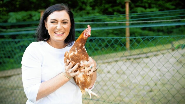 Elisabeth Köstinger ist gefordert! Um zu überleben, brauchen unsere Bauern mehr Unterstützung beim Verkauf ihrer Produkte. (Bild: ÖVP Klub)