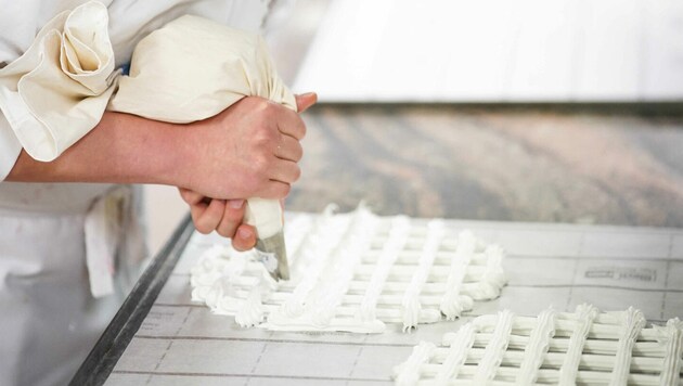 In der direkt an den Standort in der Pfarrgasse angeschlossenen Produktion steht das Handwerk hoch im Kurs. (Bild: Markus Wenzel)