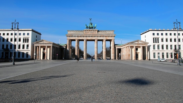 Das Brandenburger Tor in Berlin zu Beginn des Lockdowns im März 2020 (Bild: Paul Zinken/dpa/picturedesk.com)