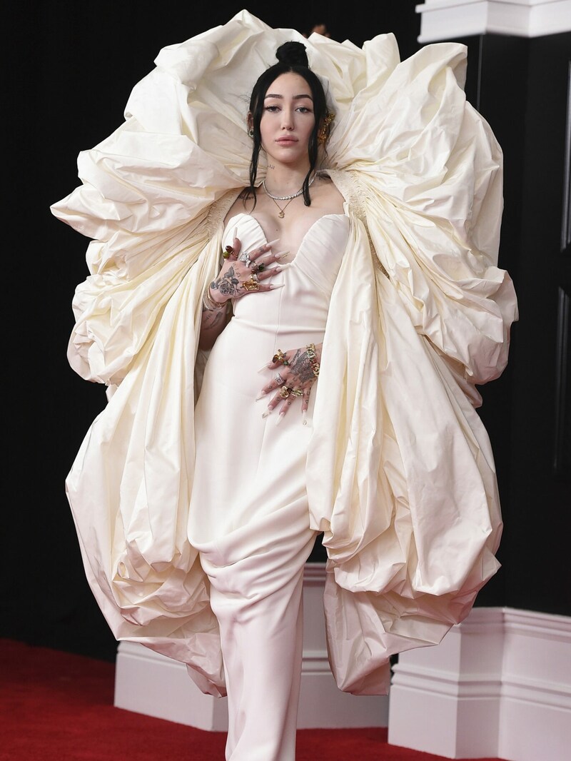 Noah Cyrus ging als Baiserhaube zu den Grammys. (Bild: Jordan Strauss/Invision/AP)