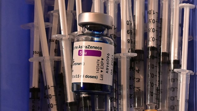 Impfstoff des britisch-schwedischen Pharmakonzerns AstraZeneca (Bild: AFP)