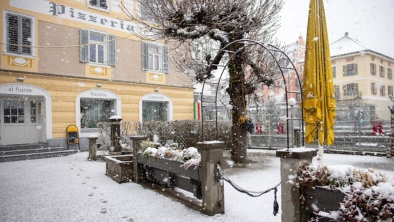 Bei diesem winterlichen Wetter war man froh, in der warmen Gaststube Platz nehmen zu dürfen. (Bild: APA/EXPA/JOHANN GRODER)