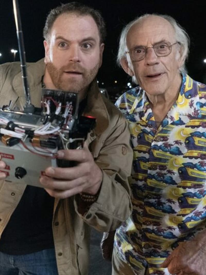 In „Expedition: Back to the Future“ reist Christopher Lloyd mit dem Abenteurer Josh Gates durch ganz Amerika. (Bild: Standbild Discovery Channel)