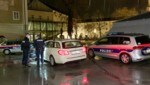 Tatort: Max-Reinhardt-Platz, direkt beim Großen Festspielhaus. Bei diesem Taxi passierte der blutige Streit. (Bild: Markus Tschepp)