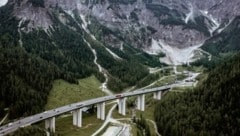 Ein deutscher Biker verhielt sich im Tauerntunnel völlig falsch und wurde zum Geisterfahrer (Bild: EXPA/JFK)