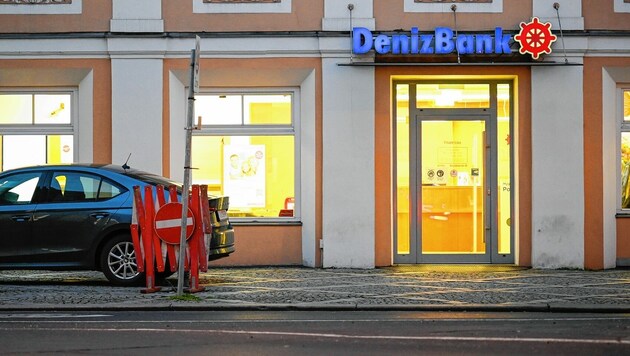 Diese Bank am Graben in Linz wurde von dem Bankräuber heimgesucht. (Bild: Alexander Schwarzl)