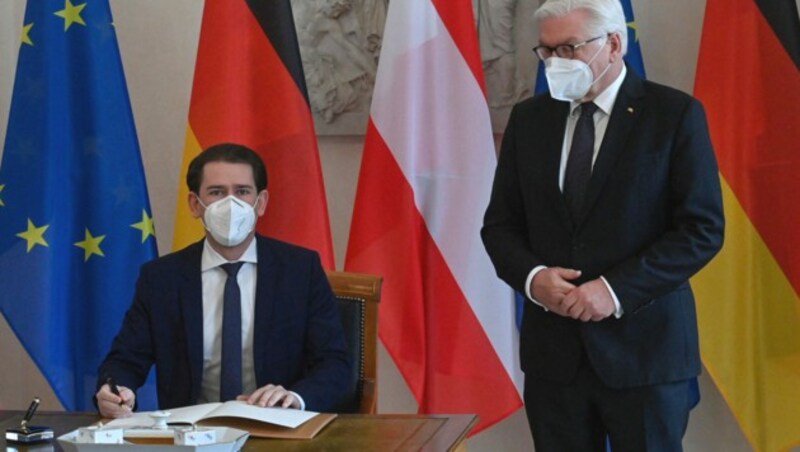 Frank-Walter Steinmeier und Sebastian Kurz (Bild: AFP)